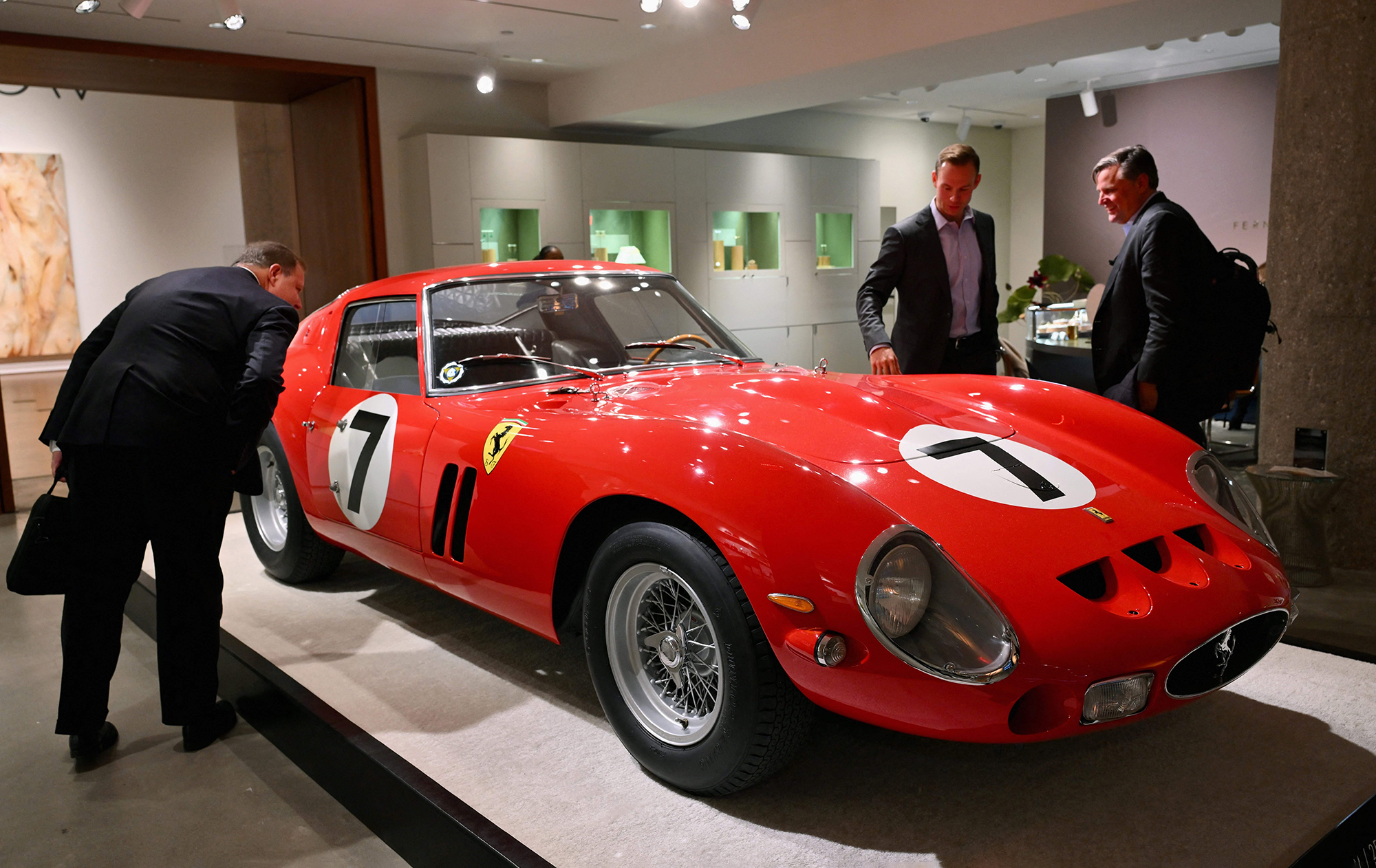 Откуда такие цены: названы ТОП-5 самых дорогих авто в истории